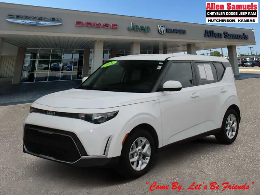 2024 Kia Soul LX photo 1