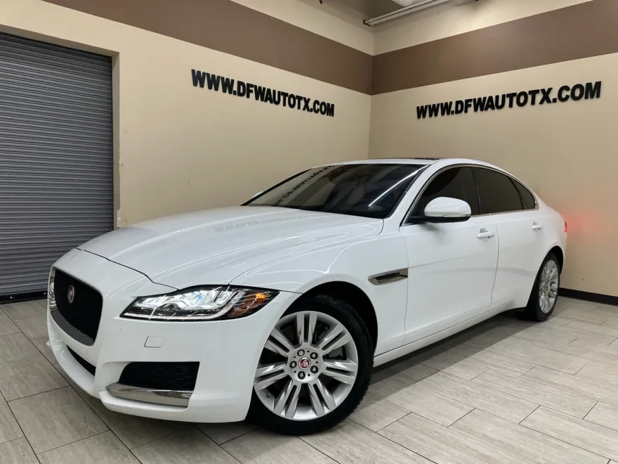 2016 Jaguar XF 35t Premium photo 1
