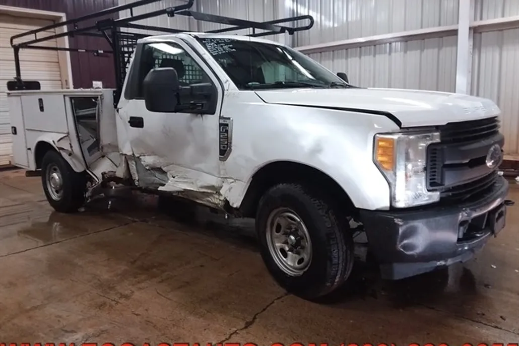 2017 Ford F-250 XL photo 1
