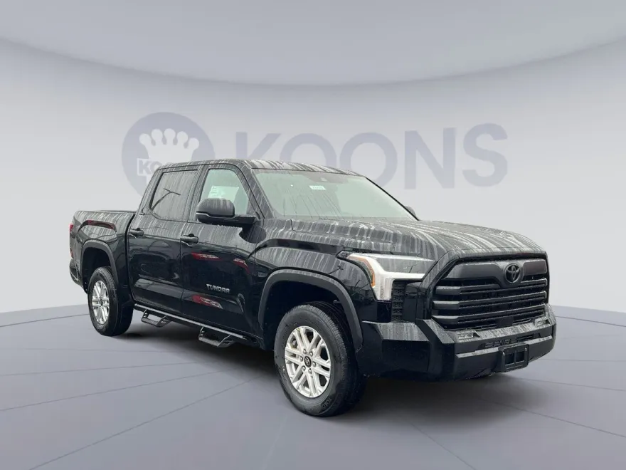 2025 Toyota Tundra SR5 photo 1