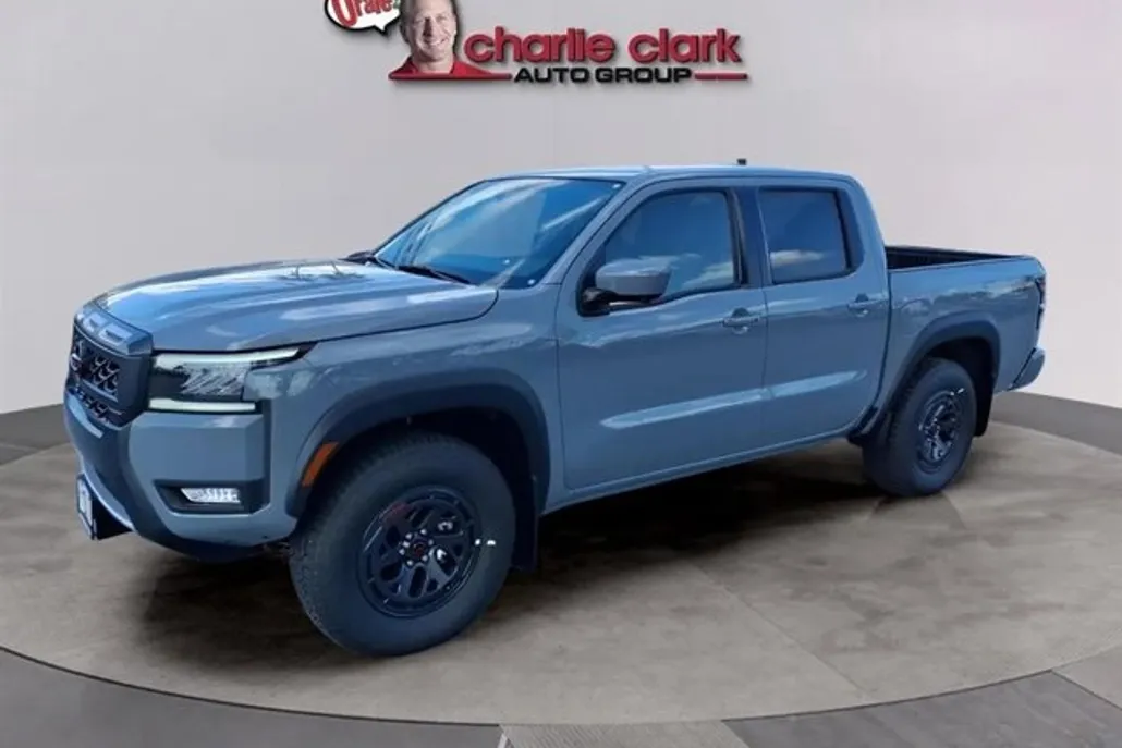 2026 Nissan Frontier photo 1
