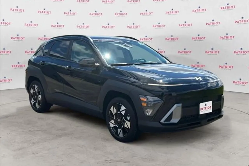 2025 Hyundai Kona SEL photo 1