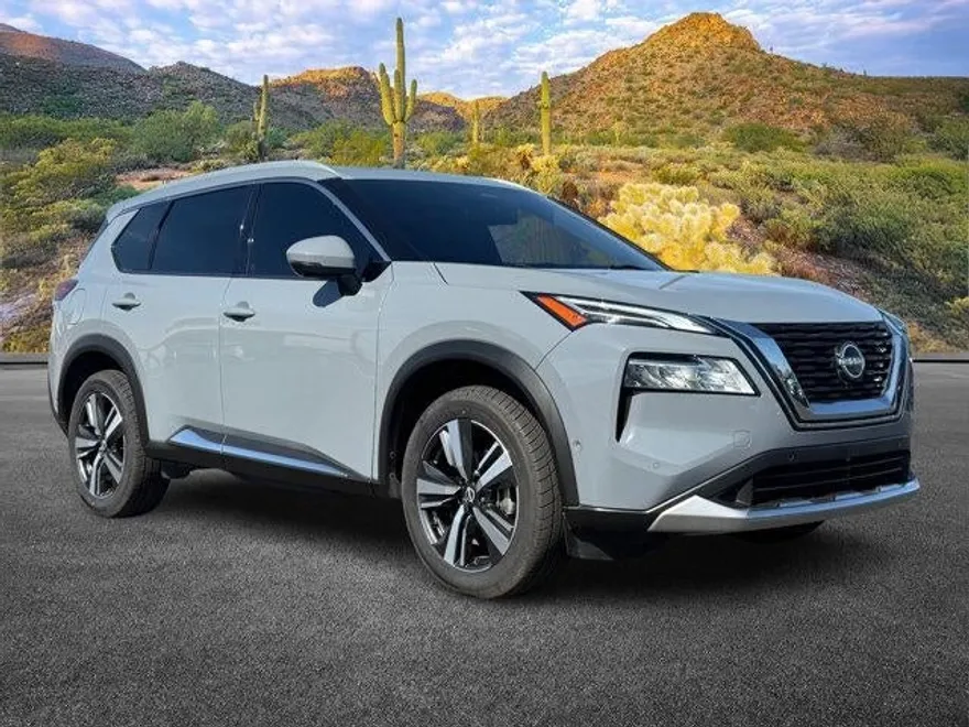 2023 Nissan Rogue Platinum photo 1