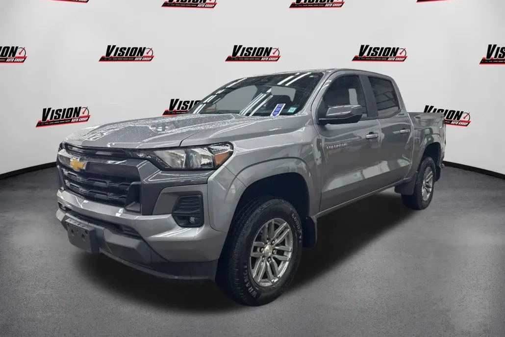 2023 Chevrolet Colorado LT photo 1