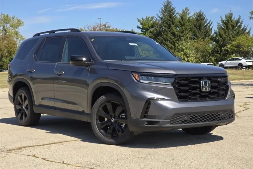 2025 Honda Pilot Black Edition photo 1