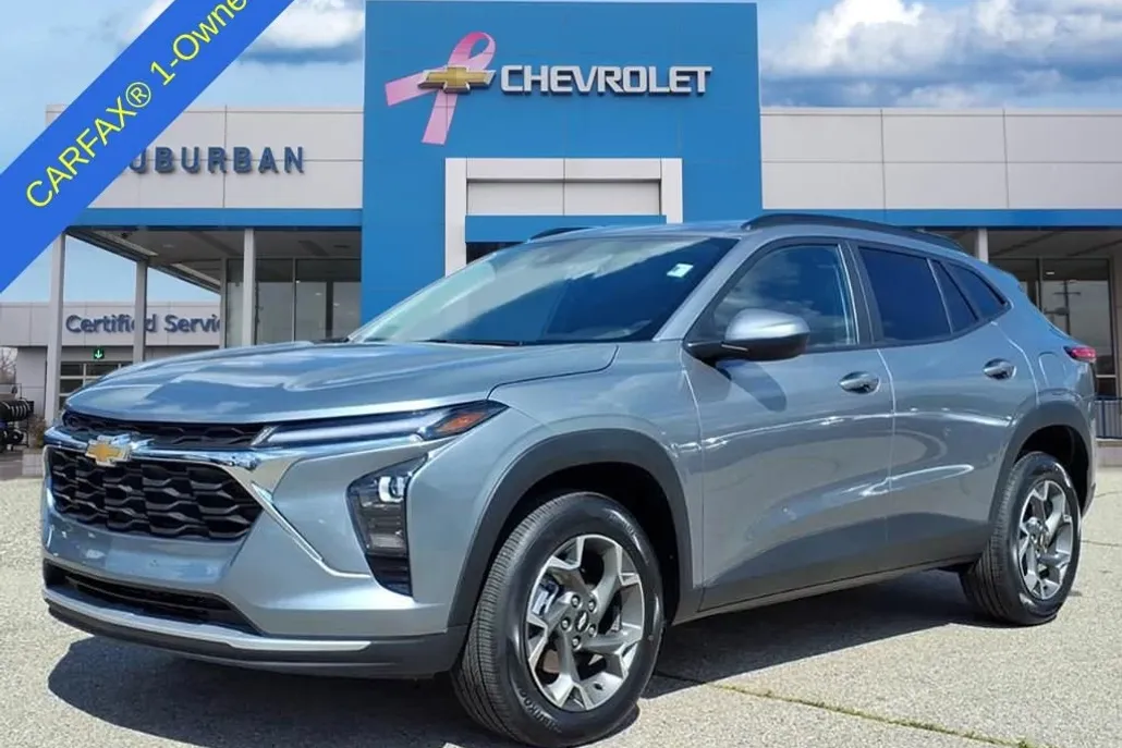 2025 Chevrolet Trax LT photo 1