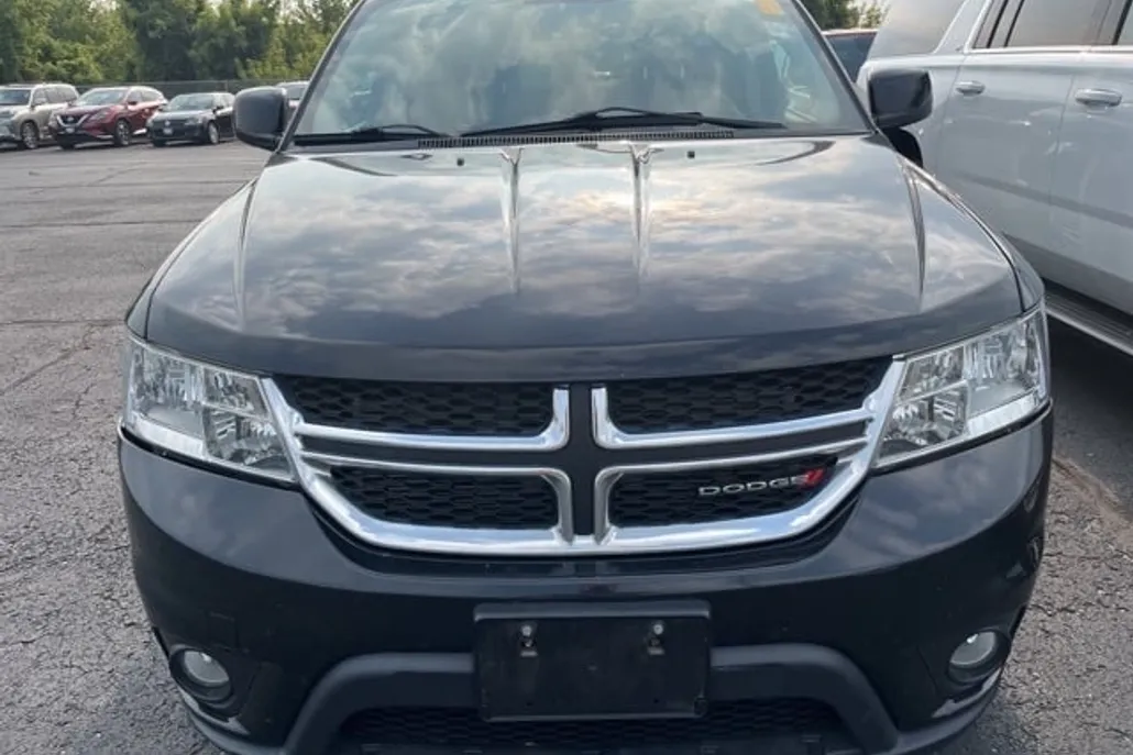 2013 Dodge Journey SXT photo 1