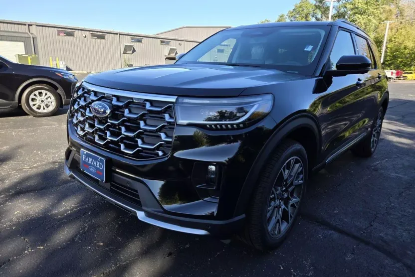 2025 Ford Explorer Platinum photo 1