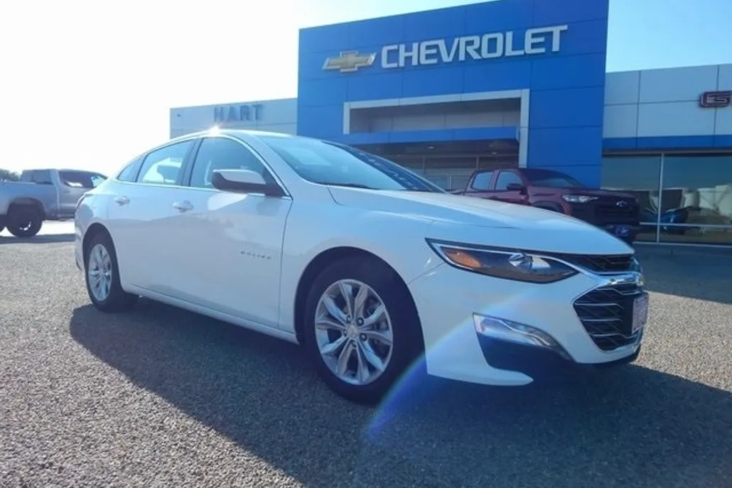 2024 Chevrolet Malibu 1LT photo 1