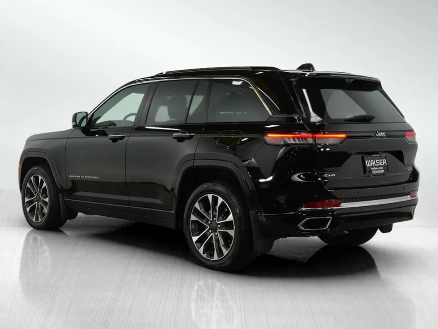 2022 Jeep Grand Cherokee Overland photo 1