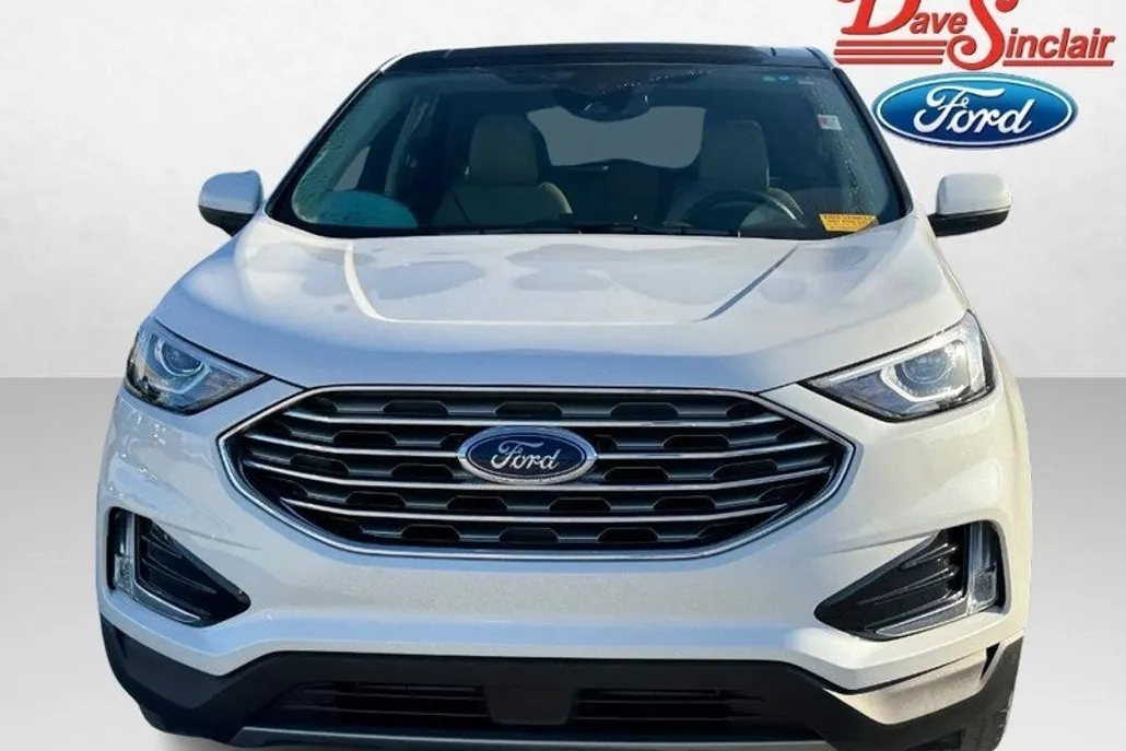 2022 Ford Edge SEL photo 1