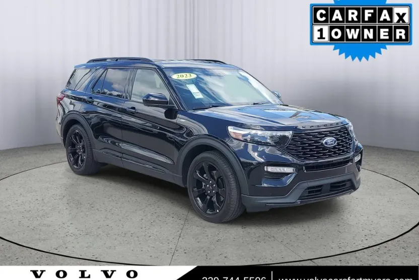 2023 Ford Explorer ST-Line photo 1