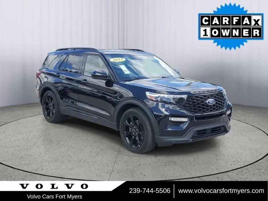 2023 Ford Explorer ST-Line photo 1