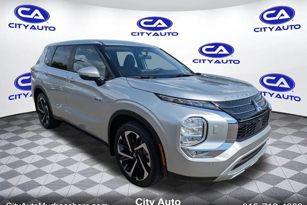 2024 Mitsubishi Outlander PHEV SE photo 1