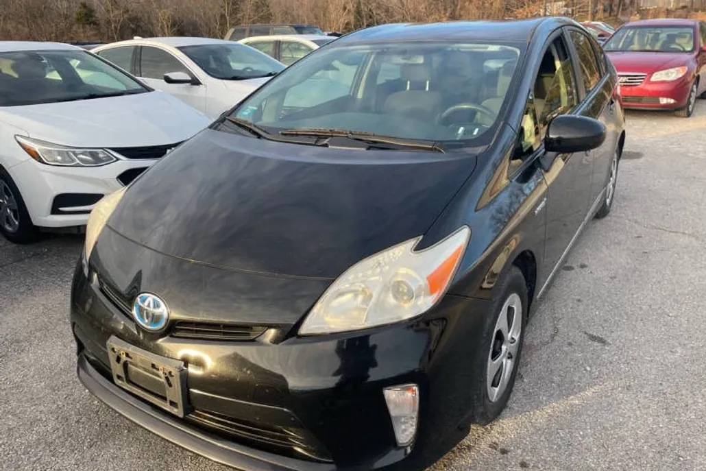 2012 Toyota Prius Two photo 1
