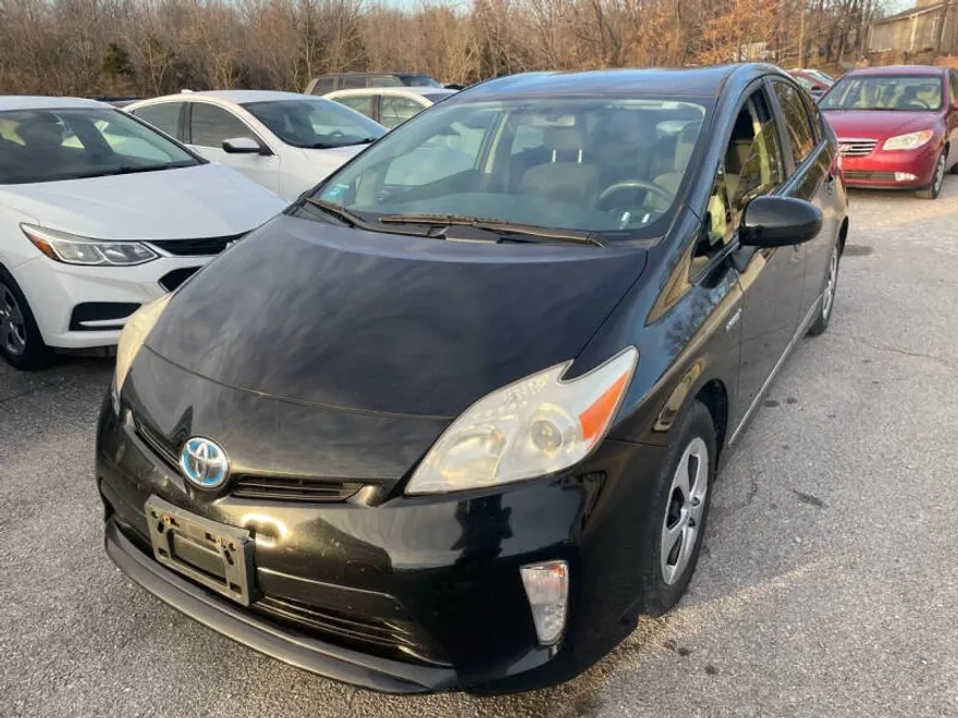 2012 Toyota Prius Two photo 1