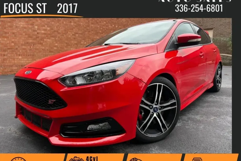 2017 Ford Focus ST photo 1
