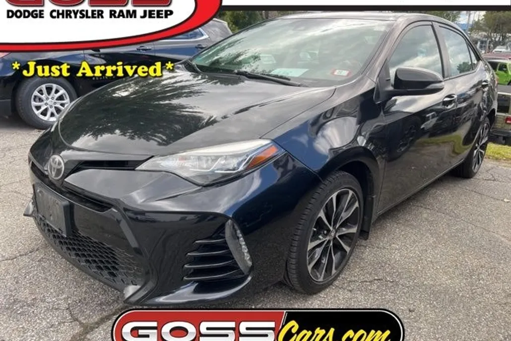 2017 Toyota Corolla SE photo 1