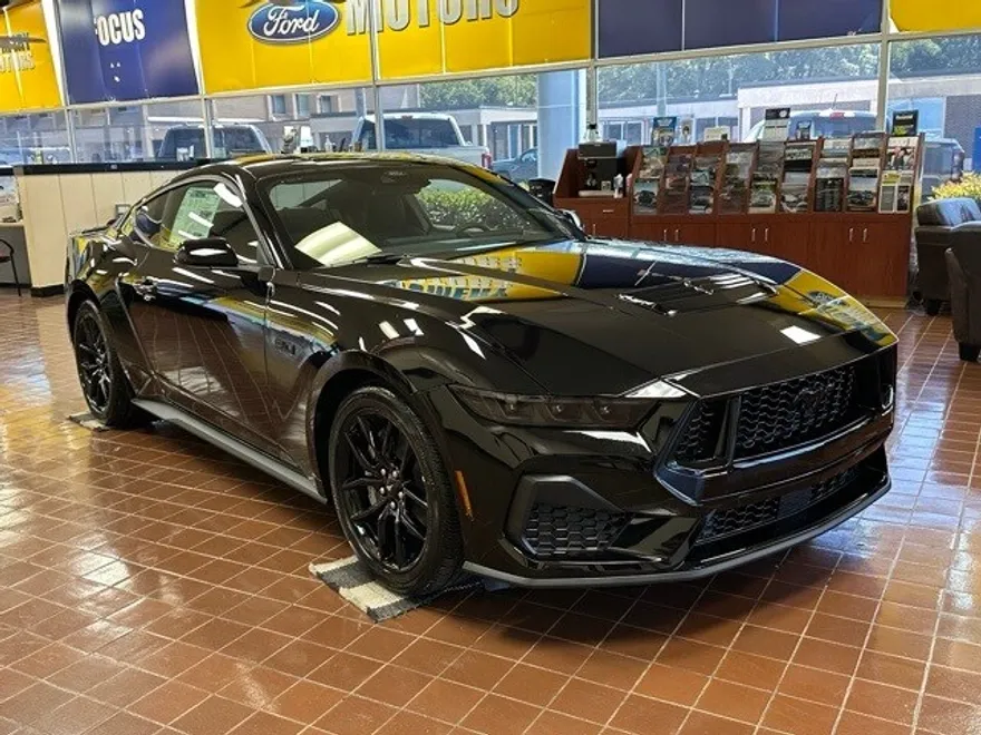 2025 Ford Mustang GT photo 1
