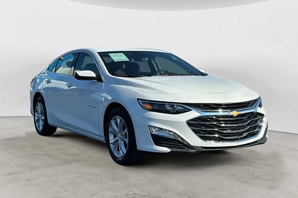 2025 Chevrolet Malibu 1LT photo 1