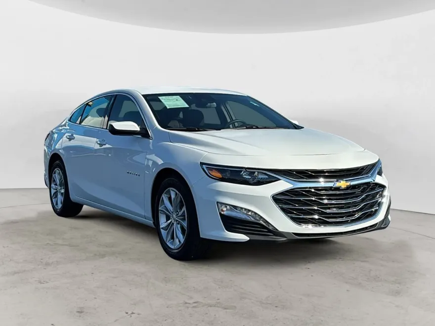 2025 Chevrolet Malibu 1LT photo 1