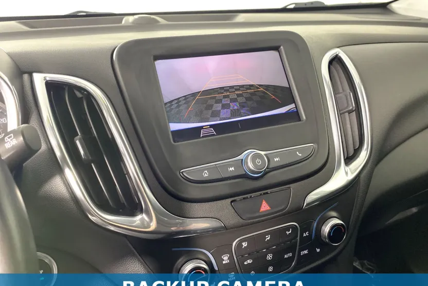 2020 Chevrolet Equinox LT photo 1