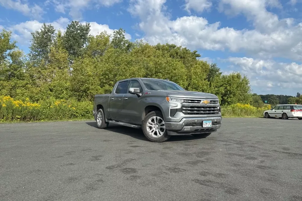 2023 Chevrolet Silverado 1500 LTZ photo 1