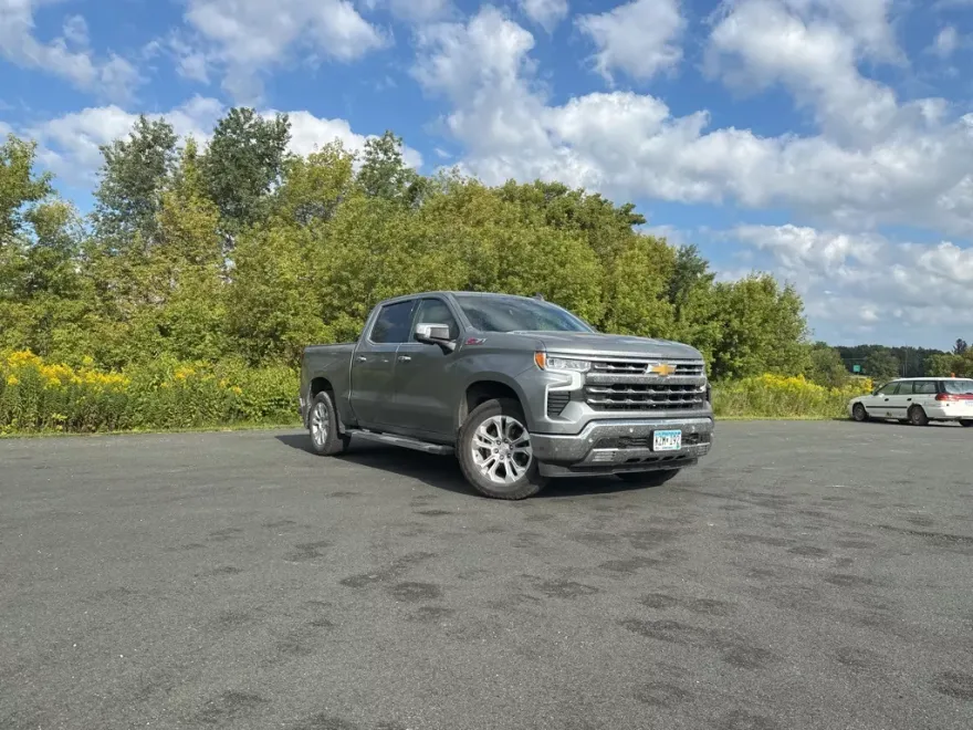 2023 Chevrolet Silverado 1500 LTZ photo 1