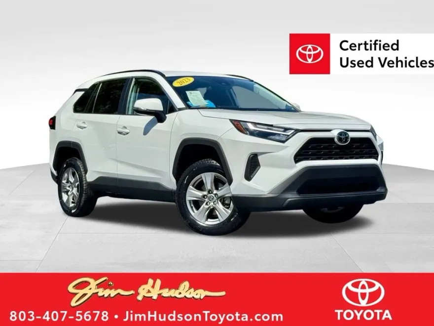 2023 Toyota RAV4 XLE photo 1