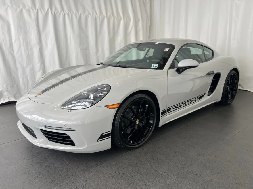 2024 Porsche Cayman photo 1