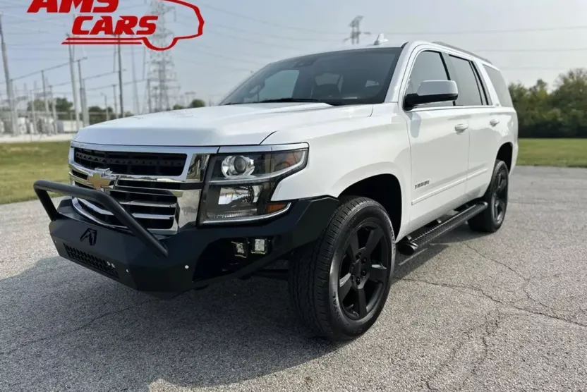 2019 Chevrolet Tahoe LT photo 1