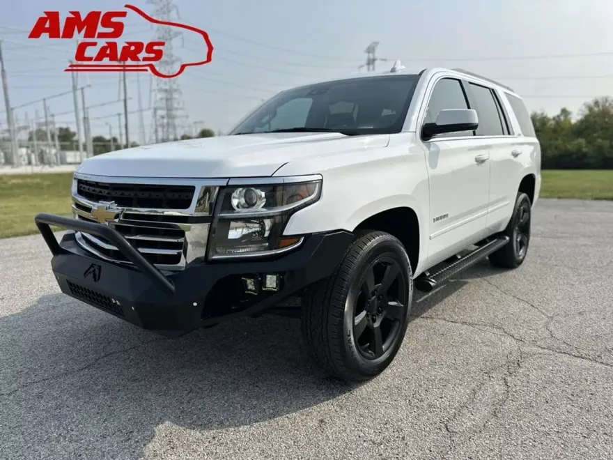 2019 Chevrolet Tahoe LT photo 1
