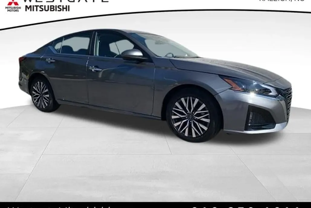 2023 Nissan Altima 2.5 SV photo 1