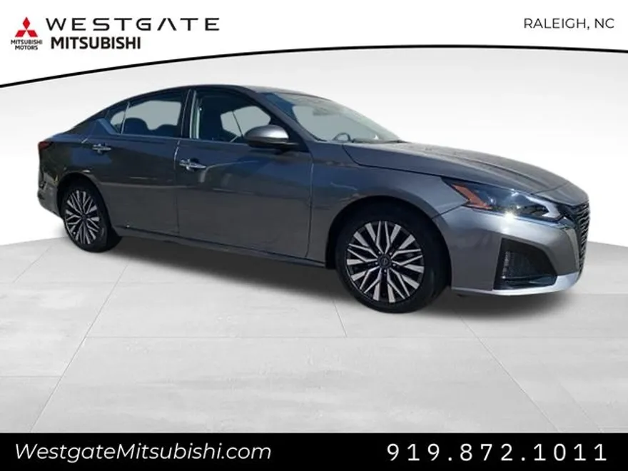 2023 Nissan Altima 2.5 SV photo 1