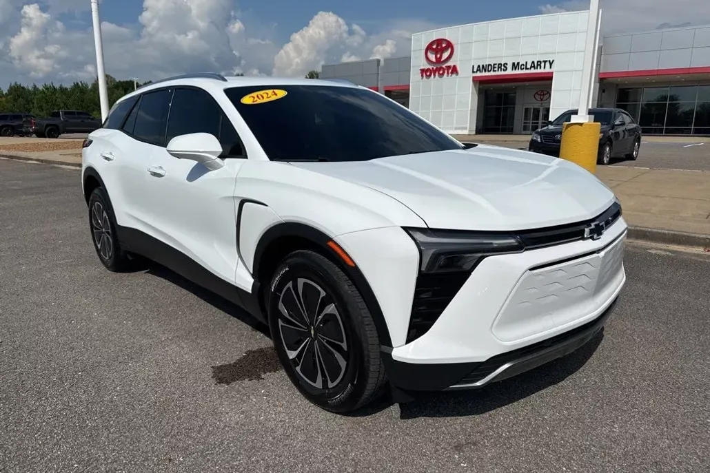 2024 Chevrolet Blazer EV photo 1