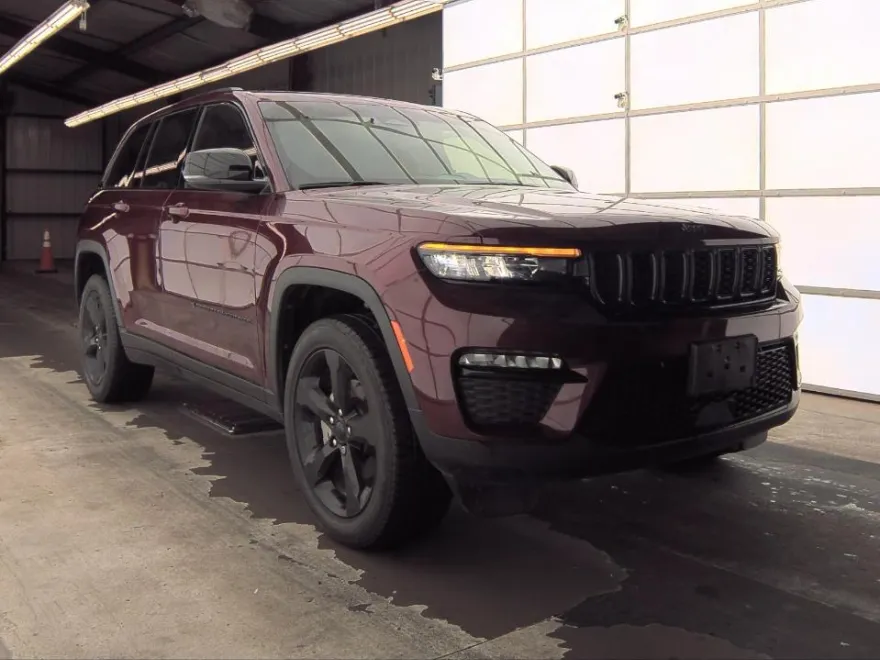 2023 Jeep Grand Cherokee photo 1