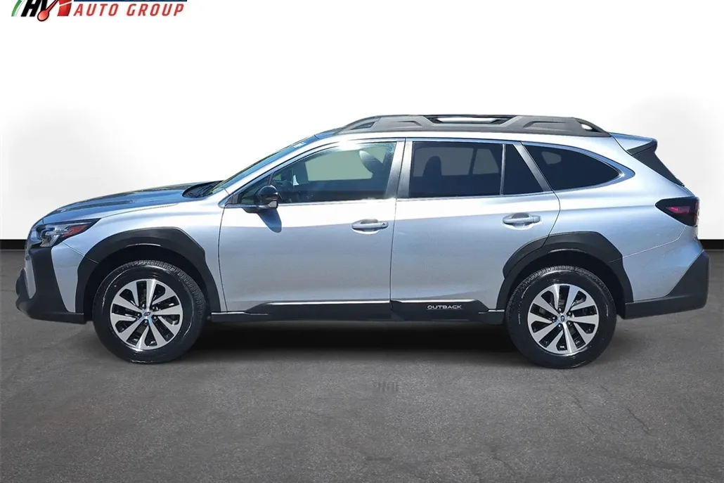 2023 Subaru Outback Premium photo 1