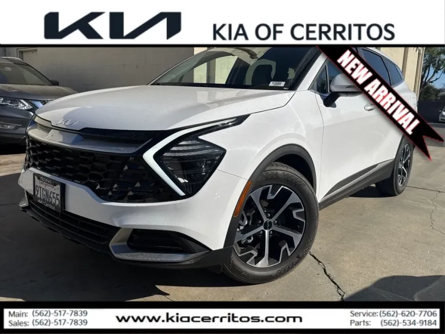 2025 Kia Sportage EX photo 1