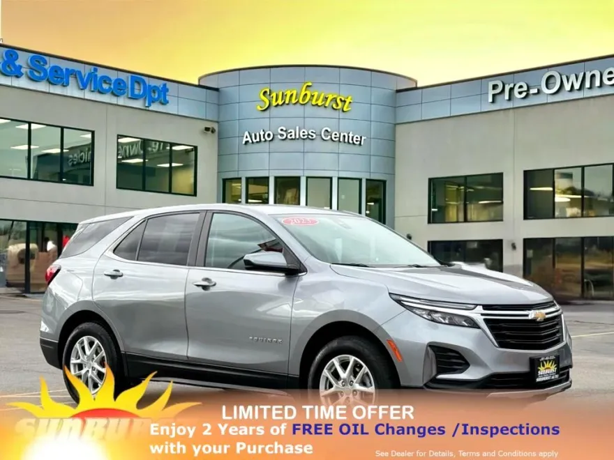 2023 Chevrolet Equinox LT photo 1