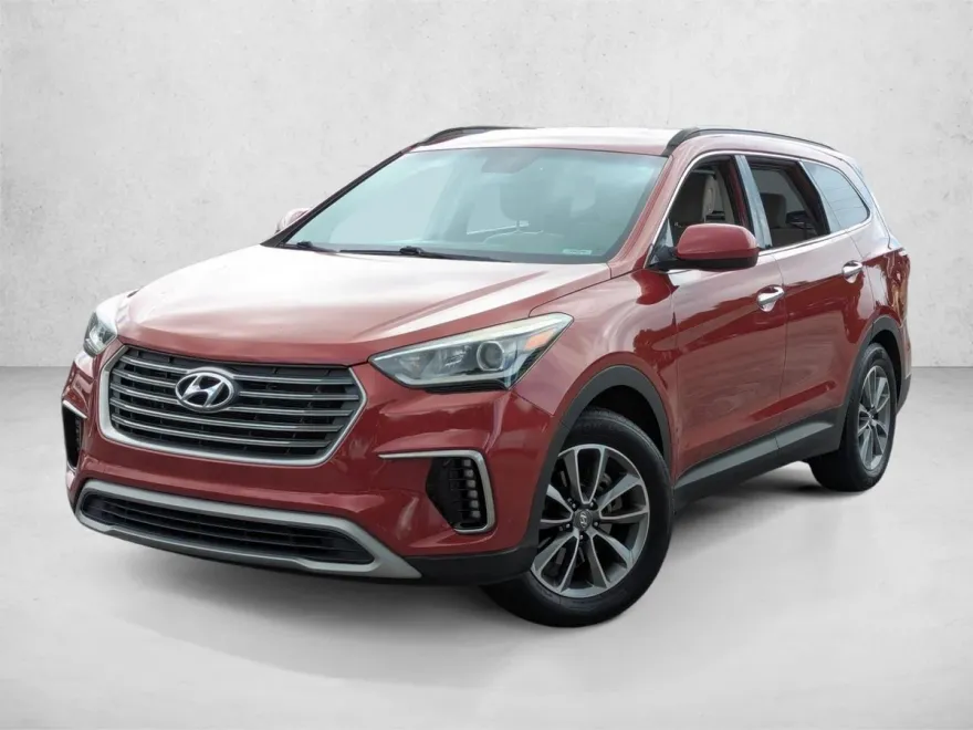 2017 Hyundai Santa Fe SE photo 1