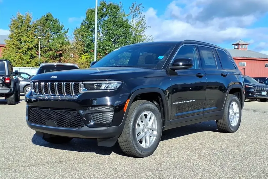 2025 Jeep Grand Cherokee Laredo X photo 1