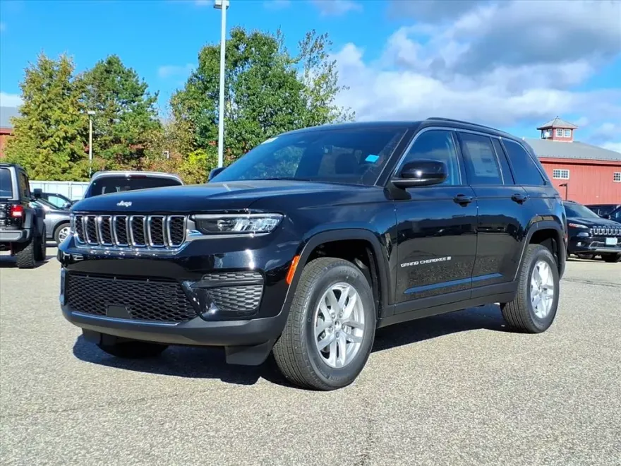 2025 Jeep Grand Cherokee Laredo X photo 1
