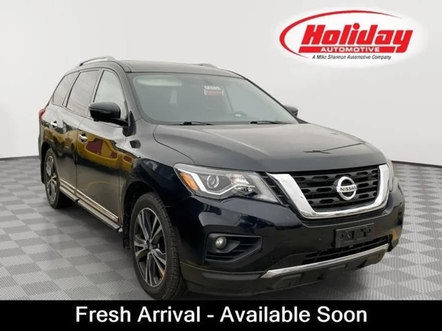 2017 Nissan Pathfinder Platinum photo 1