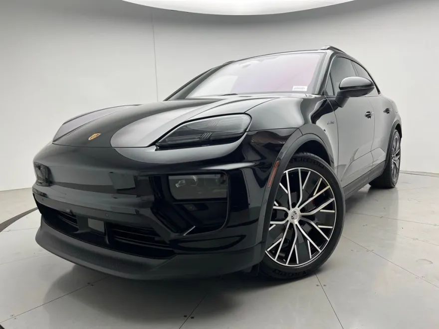 2025 Porsche Macan Electric photo 1