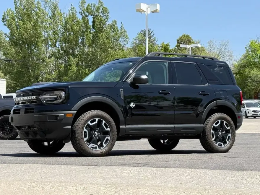 2024 Ford Bronco Sport Outer Banks photo 1