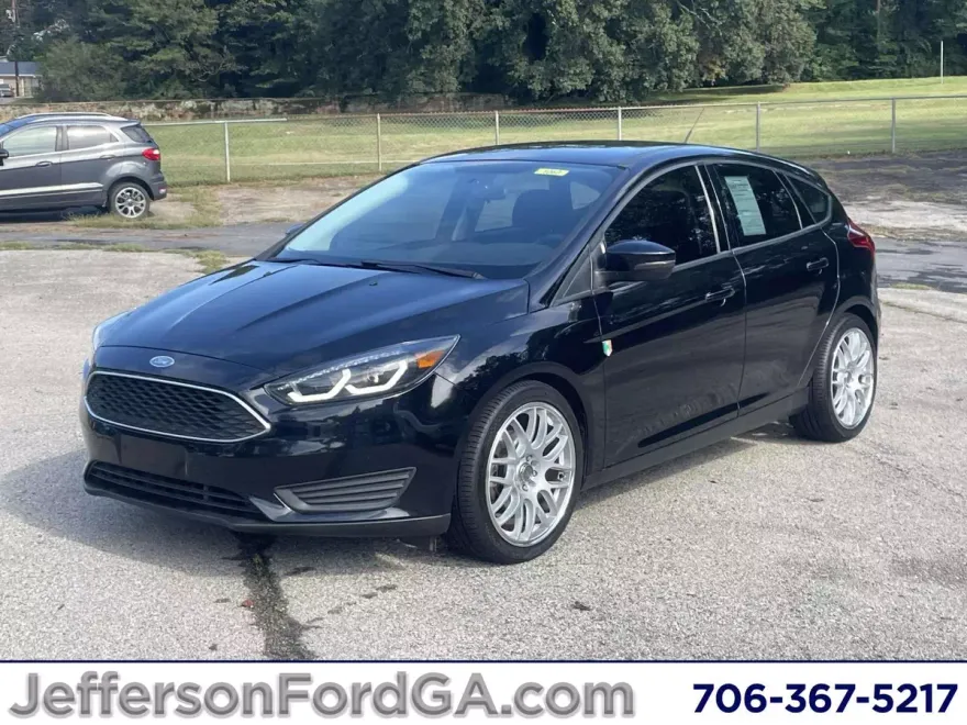 2017 Ford Focus SE photo 1