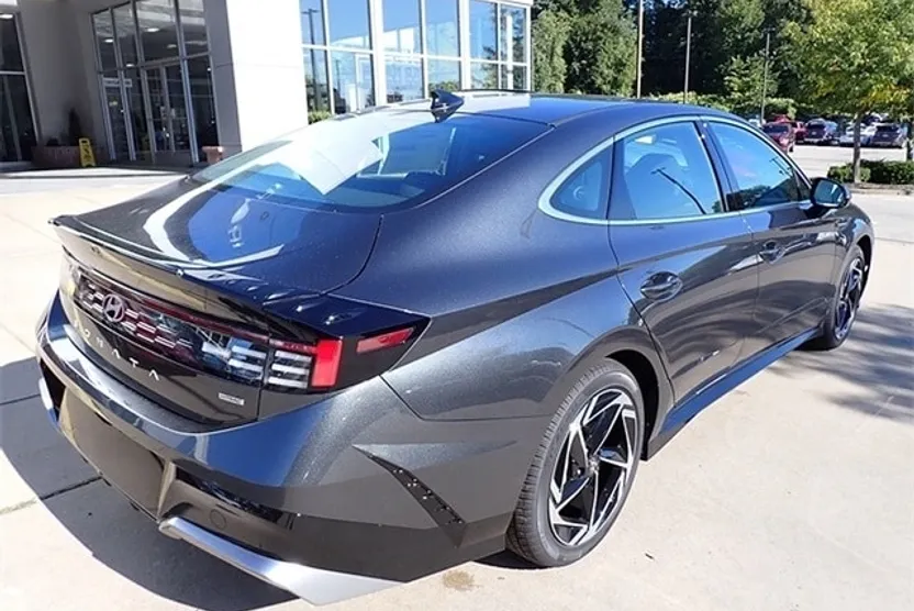 2026 Hyundai Sonata SEL Sport photo 1