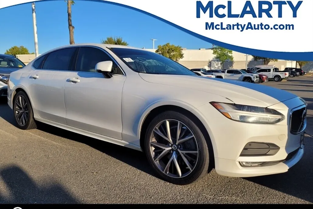 2020 Volvo S90 T6 Momentum photo 1