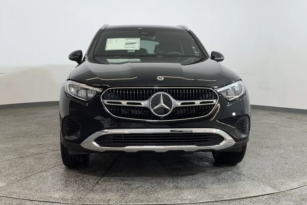 2025 Mercedes Benz GLC 300 photo 1