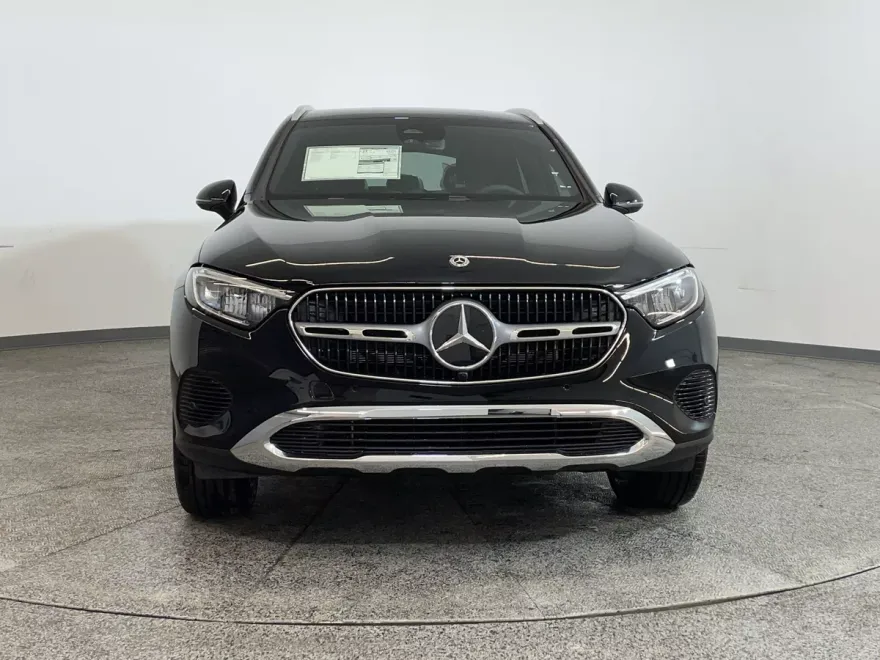2025 Mercedes Benz GLC 300 photo 1